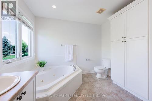 1750 Tigerlily Road, London, ON - Indoor Photo Showing Bathroom