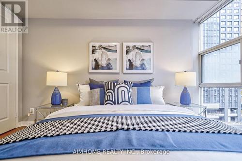 905 - 11 St Joseph Street, Toronto, ON - Indoor Photo Showing Bedroom