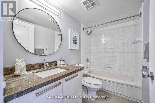 905 - 11 St Joseph Street, Toronto, ON - Indoor Photo Showing Bathroom