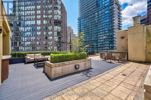 905 - 11 St Joseph Street, Toronto, ON - Outdoor With Facade