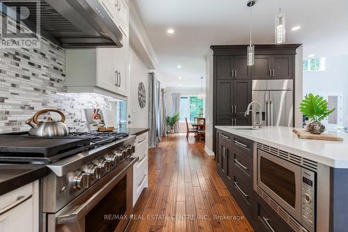 7774 Guelph Line, Milton (Nelson), ON - Indoor Photo Showing Kitchen With Upgraded Kitchen