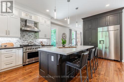 7774 Guelph Line, Milton (Nelson), ON - Indoor Photo Showing Kitchen With Upgraded Kitchen