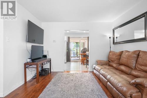 119 Daphne Crescent, Barrie (Cundles East), ON - Indoor Photo Showing Living Room