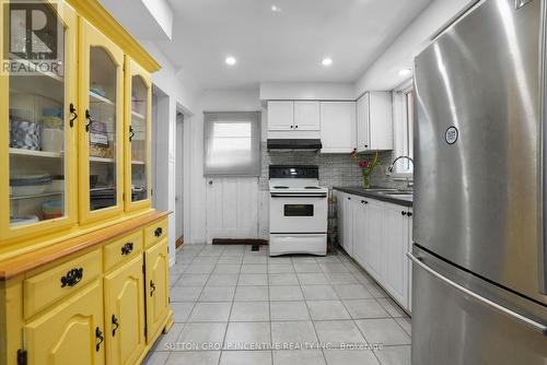 119 Daphne Crescent, Barrie (Cundles East), ON - Indoor Photo Showing Kitchen