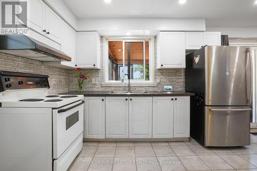 119 Daphne Crescent, Barrie (Cundles East), ON - Indoor Photo Showing Kitchen With Double Sink