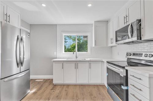 2940 3 Highway, Port Colborne, ON - Indoor Photo Showing Kitchen