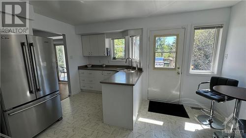 8736 Purdy Road, Ottawa, ON - Indoor Photo Showing Kitchen