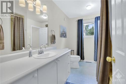 8736 Purdy Road, Ottawa, ON - Indoor Photo Showing Bathroom