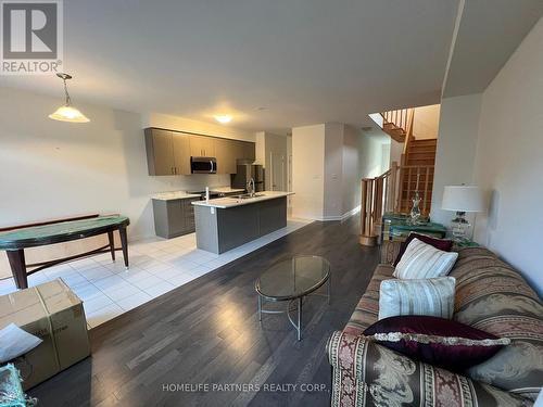 60 Monteith Drive, Brantford, ON - Indoor Photo Showing Living Room