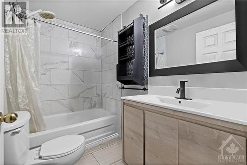 278 St Jacques Street, Ottawa, ON - Indoor Photo Showing Bathroom