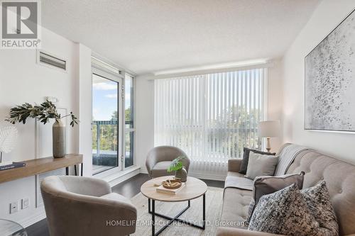 607 - 80 Esther Lorrie Drive, Toronto (West Humber-Clairville), ON - Indoor Photo Showing Living Room