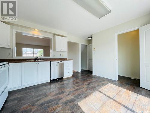 1262 Wessex Place, Regina, SK - Indoor Photo Showing Kitchen