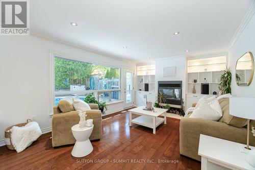 76 Vista Drive, Mississauga (Streetsville), ON - Indoor Photo Showing Living Room With Fireplace