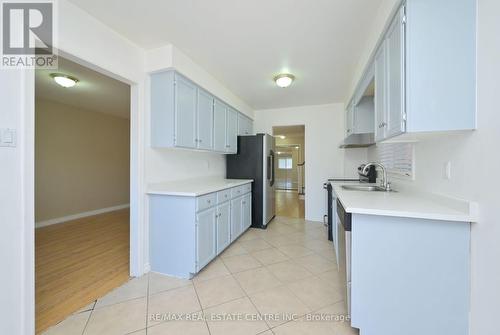 63 Candy Crescent, Brampton (Northwood Park), ON - Indoor Photo Showing Kitchen