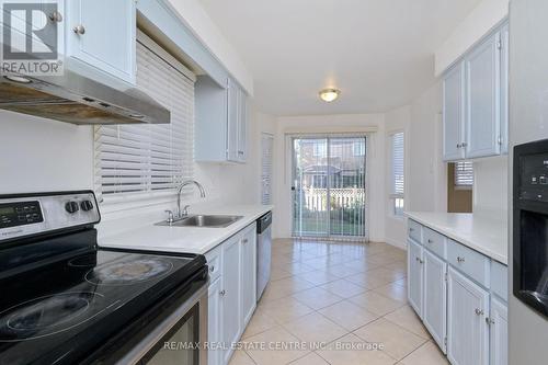 63 Candy Crescent, Brampton (Northwood Park), ON - Indoor Photo Showing Kitchen