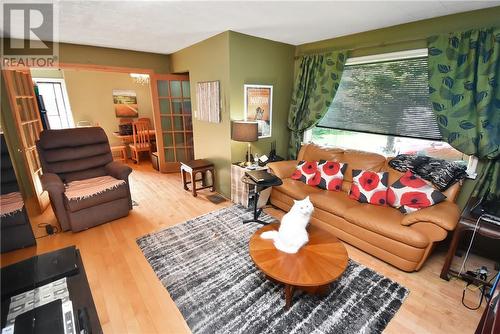 197 Wahamaa Road, Wahnapitae, ON - Indoor Photo Showing Living Room