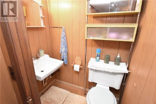 197 Wahamaa Road, Wahnapitae, ON - Indoor Photo Showing Bathroom