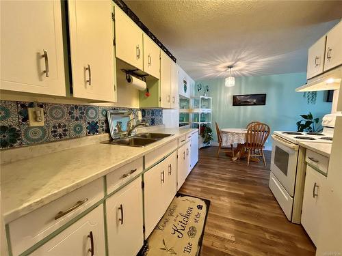 110-801 Marine Dr, Port Alice, BC - Indoor Photo Showing Kitchen With Double Sink