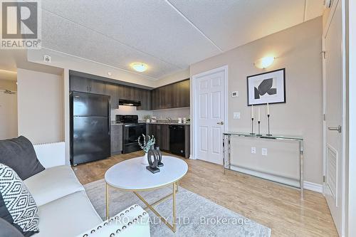 302 - 716 Main Street E, Milton, ON - Indoor