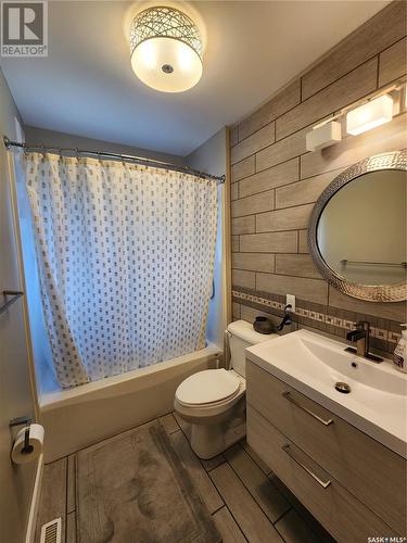 706 Balfour Street, Whitewood, SK - Indoor Photo Showing Bathroom