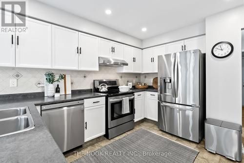 860 Lochness Crescent, Oshawa (Mclaughlin), ON - Indoor Photo Showing Kitchen With Double Sink