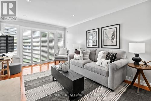 860 Lochness Crescent, Oshawa (Mclaughlin), ON - Indoor Photo Showing Living Room