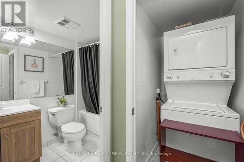 611 - 4978 Yonge Street, Toronto (Lansing-Westgate), ON - Indoor Photo Showing Laundry Room