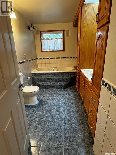 907 Corrigan Street, Lampman, SK - Indoor Photo Showing Bathroom