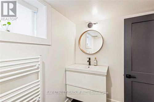 111 Frankdale Avenue E, Toronto (Danforth Village-East York), ON - Indoor Photo Showing Bathroom