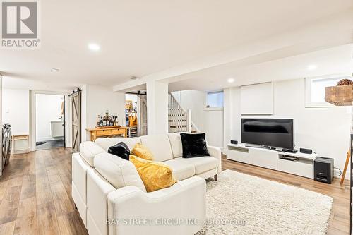 111 Frankdale Avenue E, Toronto (Danforth Village-East York), ON - Indoor Photo Showing Living Room