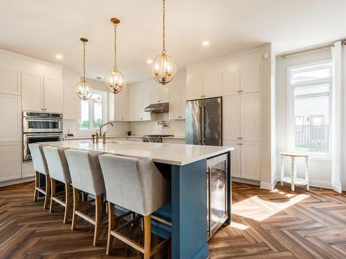 Cuisine - 2537 Boul. Perrot, Notre-Dame-De-L'Île-Perrot, QC - Indoor Photo Showing Kitchen With Upgraded Kitchen