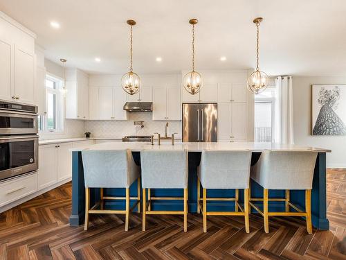 Cuisine - 2537 Boul. Perrot, Notre-Dame-De-L'Île-Perrot, QC - Indoor Photo Showing Kitchen With Upgraded Kitchen