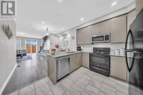 16 Boothill Drive, Brampton, ON - Indoor Photo Showing Kitchen