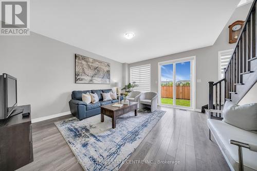 16 Boothill Drive, Brampton, ON - Indoor Photo Showing Living Room