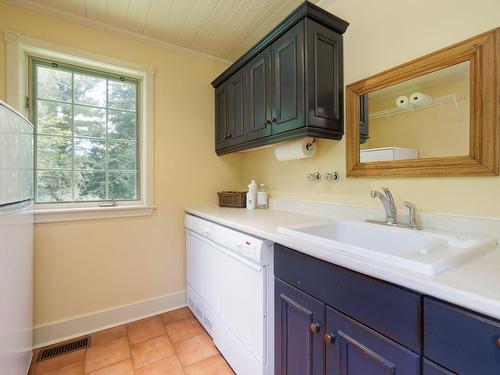 Laundry room - 79 Rue Brisbane, Hudson, QC - Indoor Photo Showing Bathroom