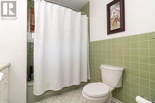 33 Maple Street, Conception Bay South, NL - Indoor Photo Showing Bathroom