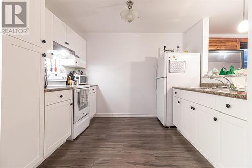 33 Maple Street, Conception Bay South, NL - Indoor Photo Showing Kitchen