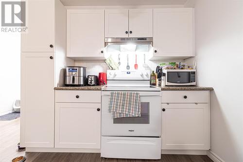 33 Maple Street, Conception Bay South, NL - Indoor Photo Showing Kitchen