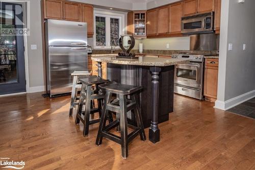 3876 Muskoka 118 Highway W Unit# Carling 3 Week 9, Port Carling, ON - Indoor Photo Showing Kitchen