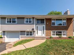 5 Charlois Court  Dartmouth, NS B2W 2R3