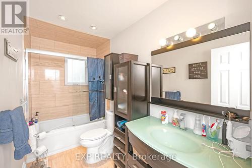 12 Greystone Crescent, Halton Hills (Georgetown), ON - Indoor Photo Showing Bathroom