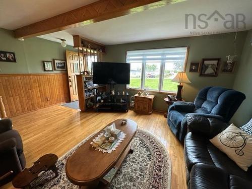 9306 Pepperell Street, St. Peter'S, NS 