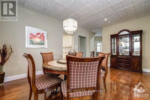 717 Lakebreeze Circle, Ottawa, ON - Indoor Photo Showing Dining Room