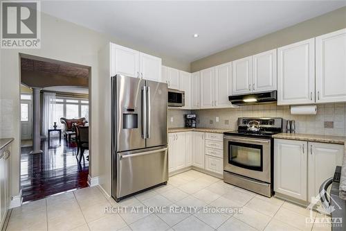 717 Lakebreeze Circle, Ottawa, ON - Indoor Photo Showing Kitchen With Stainless Steel Kitchen