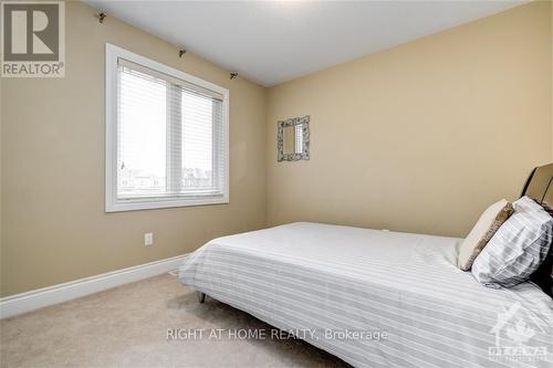 717 Lakebreeze Circle, Ottawa, ON - Indoor Photo Showing Bedroom