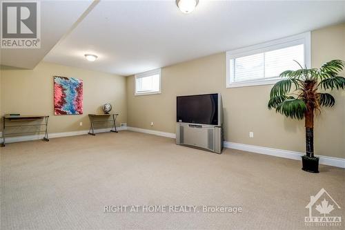 717 Lakebreeze Circle, Ottawa, ON - Indoor