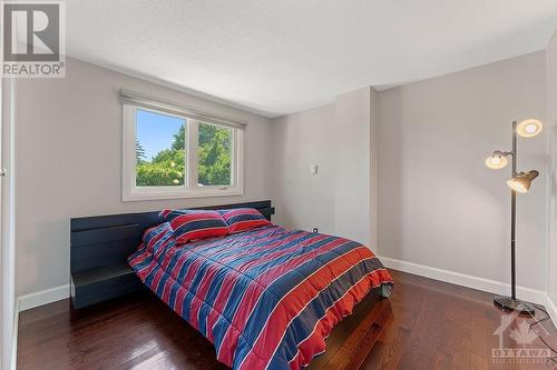 2114 Erinbrook Crescent, Ottawa, ON - Indoor Photo Showing Bedroom