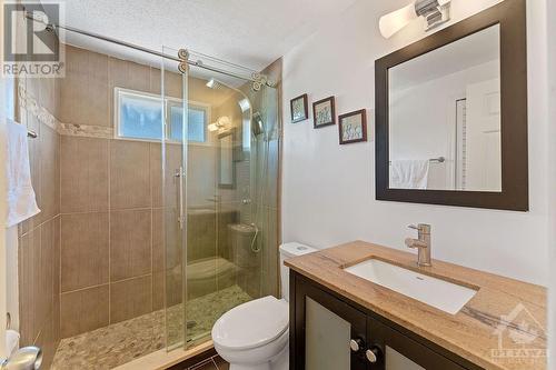 2114 Erinbrook Crescent, Ottawa, ON - Indoor Photo Showing Bathroom