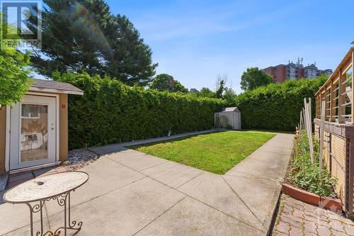 2114 Erinbrook Crescent, Ottawa, ON - Outdoor