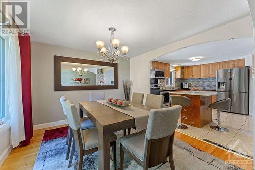 2114 Erinbrook Crescent, Ottawa, ON - Indoor Photo Showing Dining Room